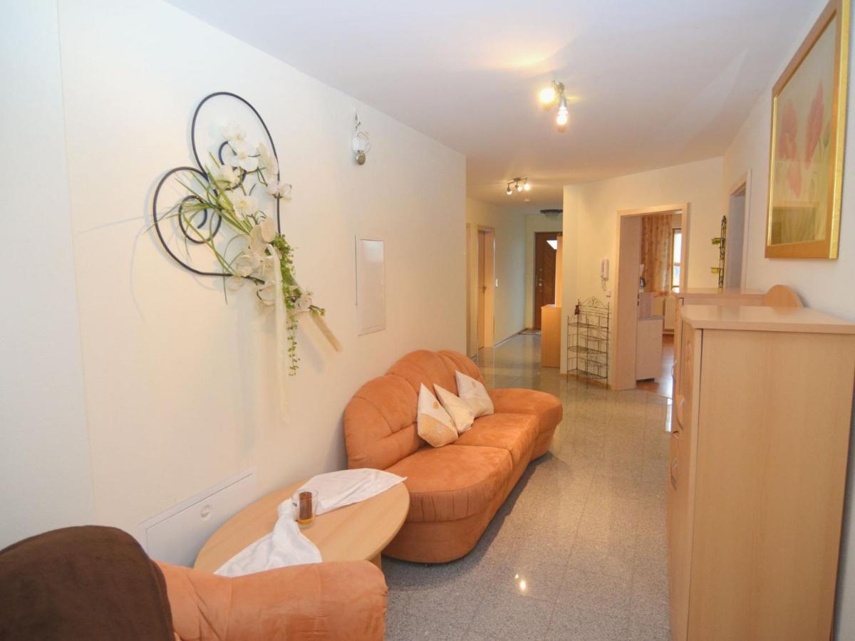 Flat With Swimming Pool In Prackenbach Apartment