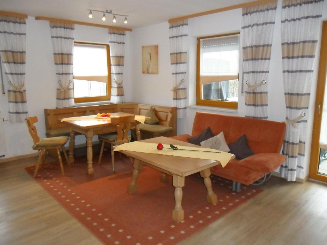 Flat With Swimming Pool In Prackenbach *
